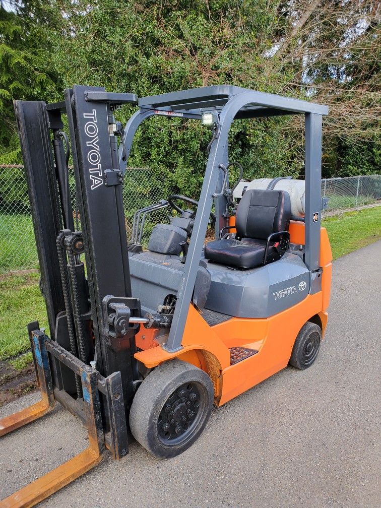 2004 Toyota Forklift 7FGCU20