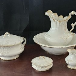 Antique Washbasin Chamber Set