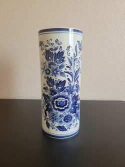 1-PC Vintage Delftware Vase (unnmarked), identified as a Royal Delft Vase