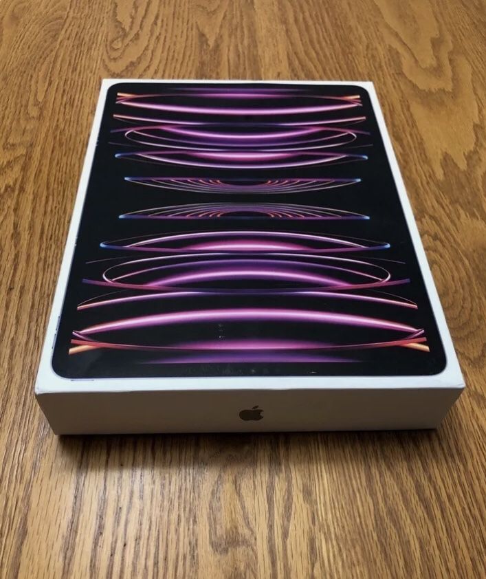 Apple iPad Pro 12.9 6th Gen Space Gray 256gb 5G Cellular + Wifi New Sealed M2 Chip Comes With Receipt I Can Come To You 