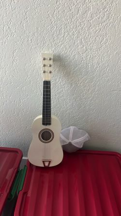 Small guitar