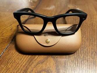 Ray-Ban Meta Wayfarer Gen 1 Transitions + Charging Case
