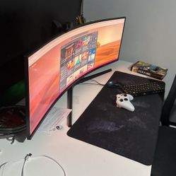 1000 Dollar Monitor Selling For Cheap
