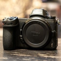 Nikon Z6 Mirrorless Camera Body