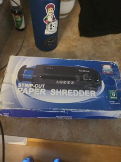 NoviTech Strip-Cut Paper Shredder 6 Sheet