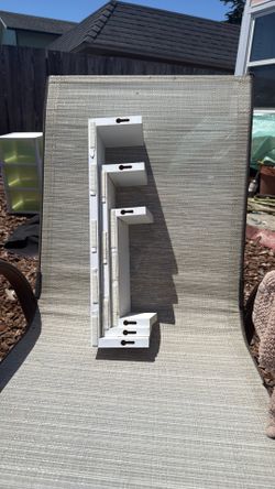 Set of 3 white floating shelves