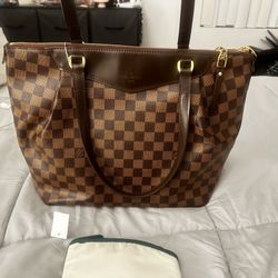 Louie Vuitton purse
