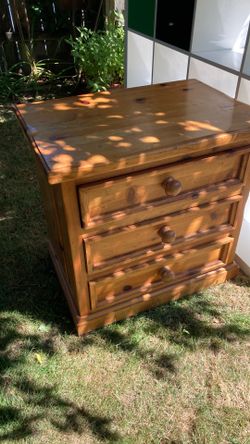 Light oak dresser 27x28x19