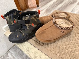 Uggs slippers