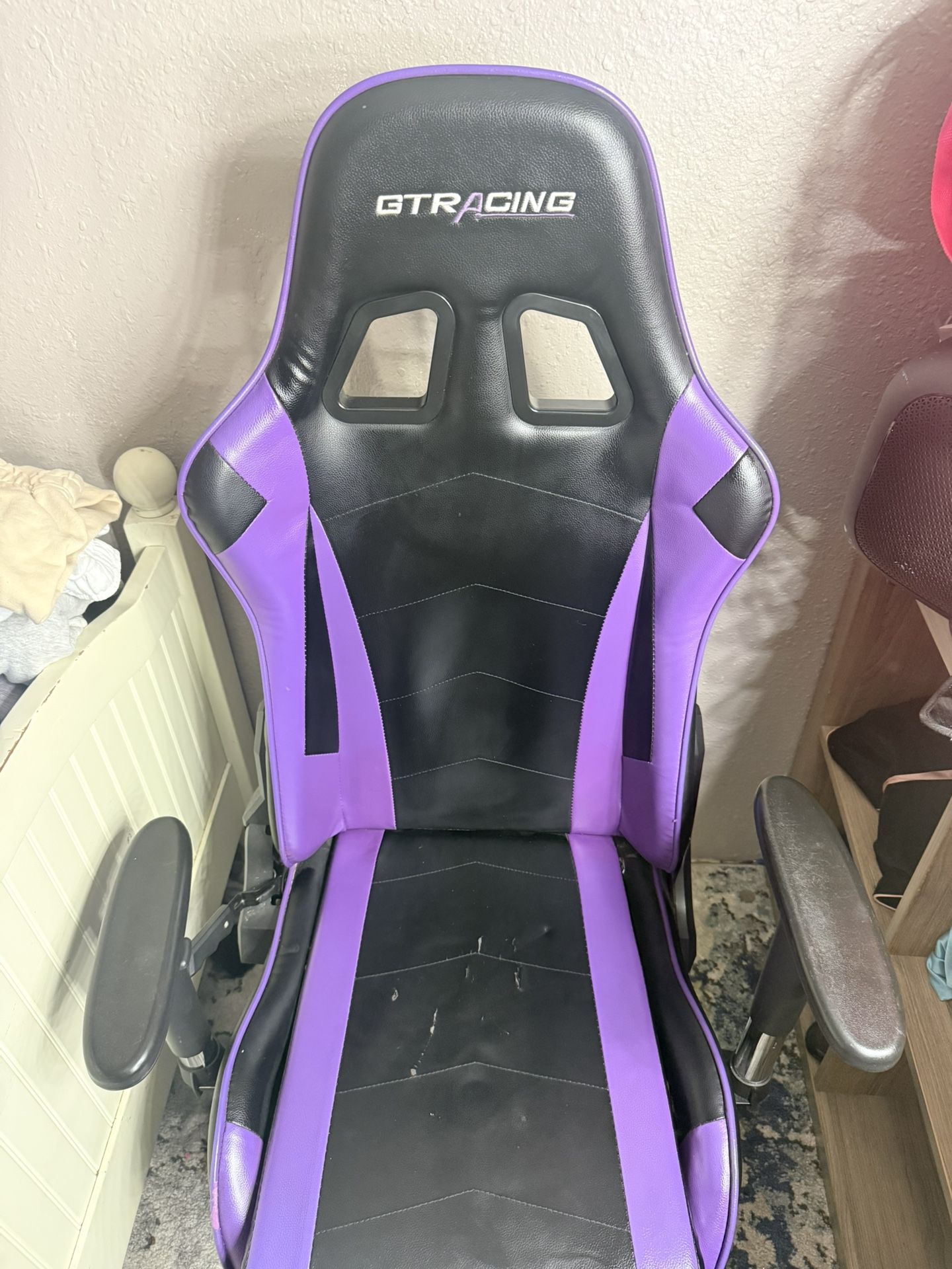 Gaming Chair (GTRACING)