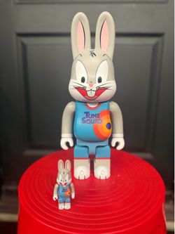 Bearbrick x space jam a new legacy rabbrick bugs bunny 100% and 400% set