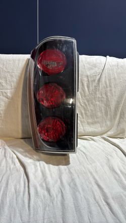 2007-14 GMC Yukon Denali Or Xl Rh Tail Light