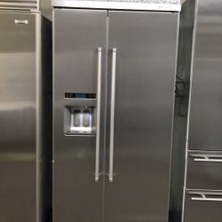 KITCHEN AID 36” WIDE BUILT IN STAINLESS STEEL REFRIGERATOR 