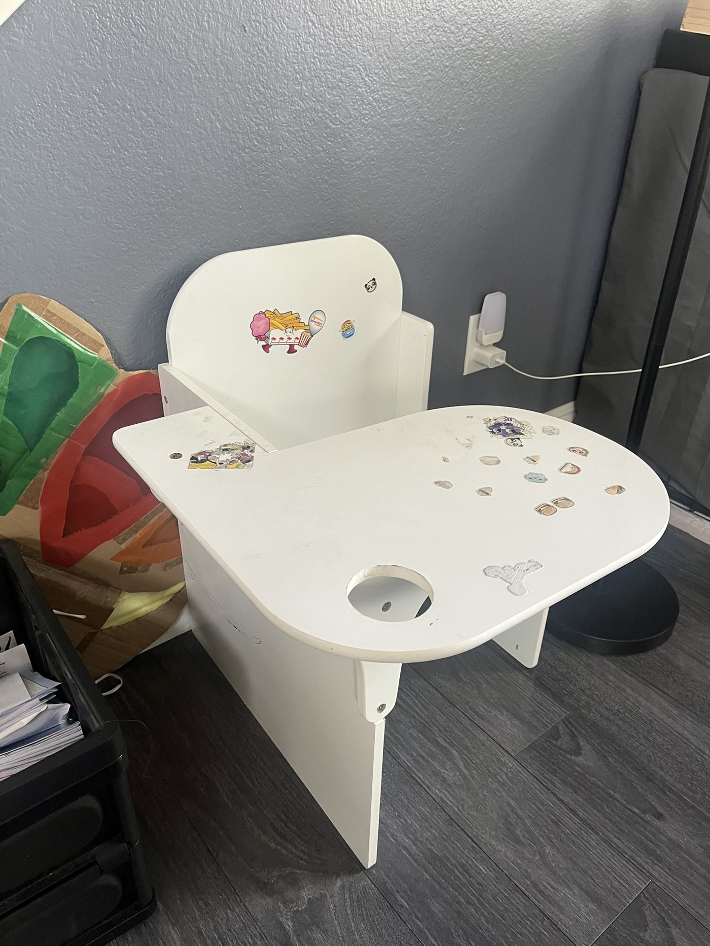 Toddler desk