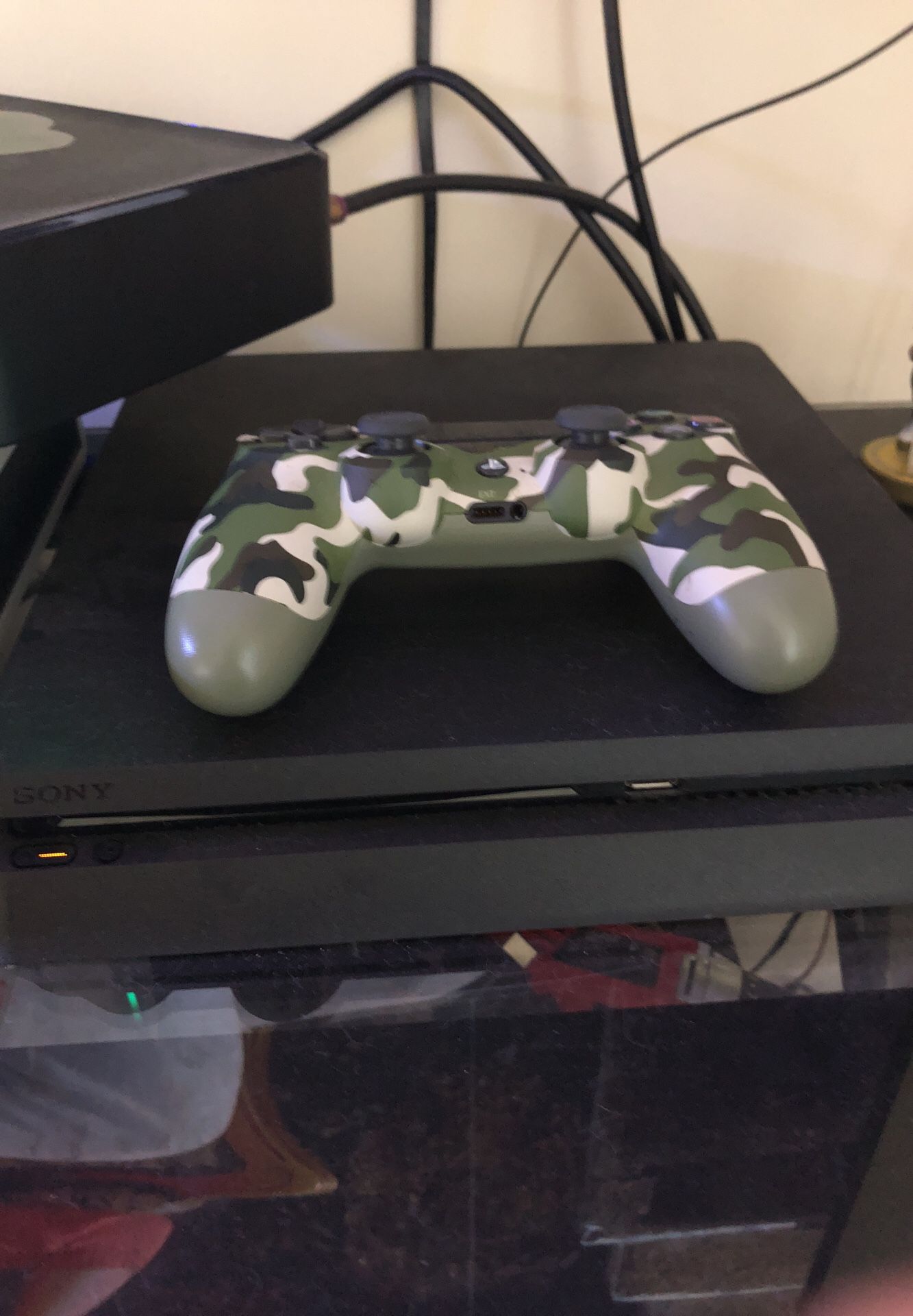 PS4 500GB w/Controller