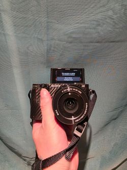 Sony a6400 Mirrorless Camera and 16-50mm PZ lens