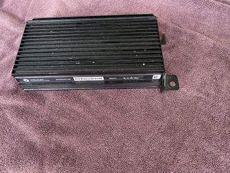 Jeep Grand Cherokee factory amplifier