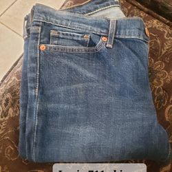 Levis  711
