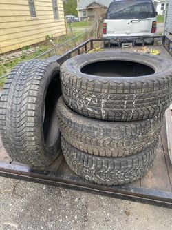 Nice Set of 4 Used Tires 225/60/18