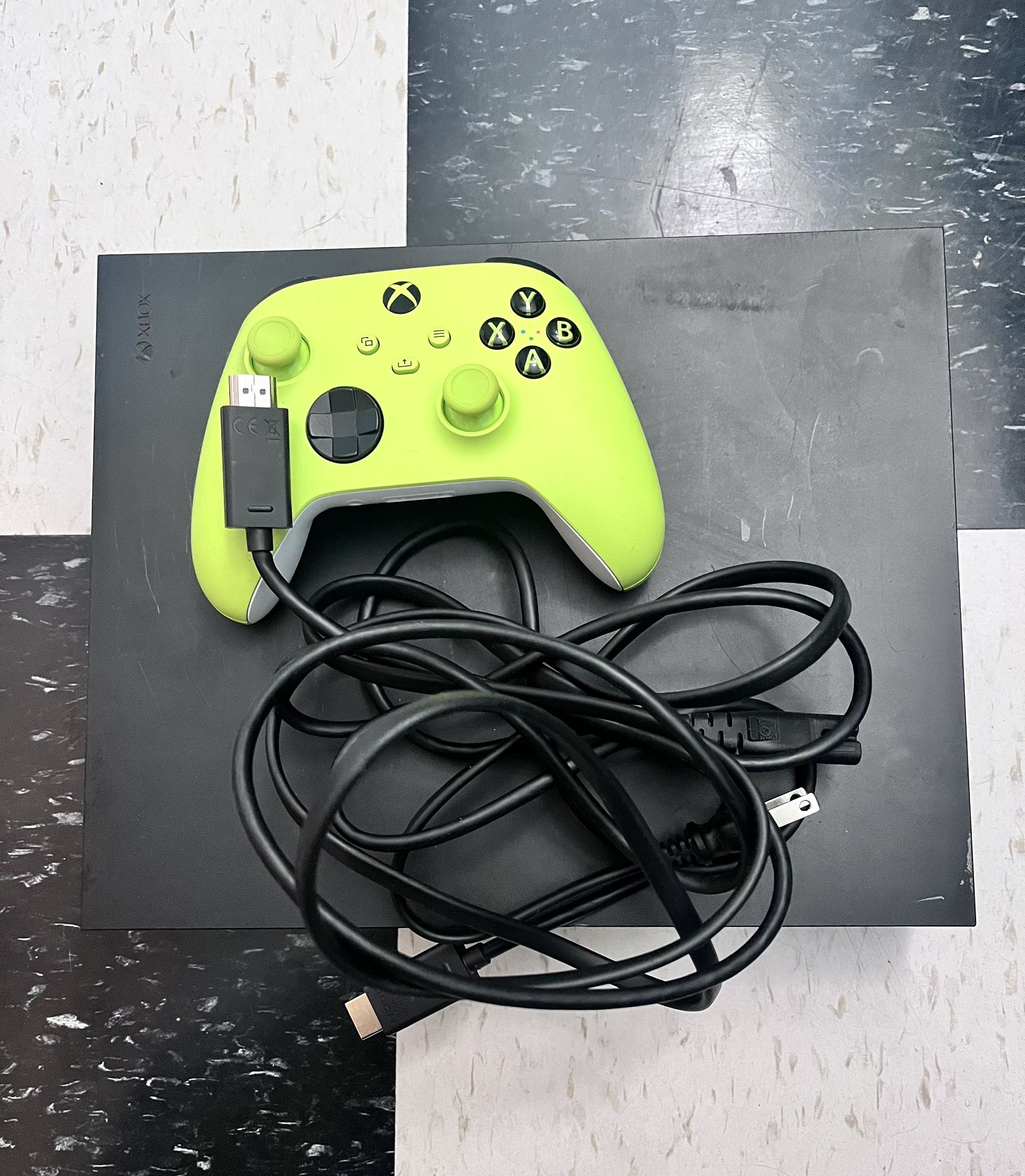 Xbox One X & Controller