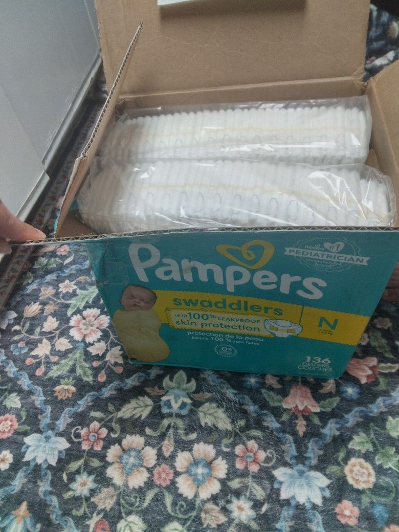 free delivery 🚗 136 size N baby diapers pampers swaddlers talla recien nacido entrega gratis 
