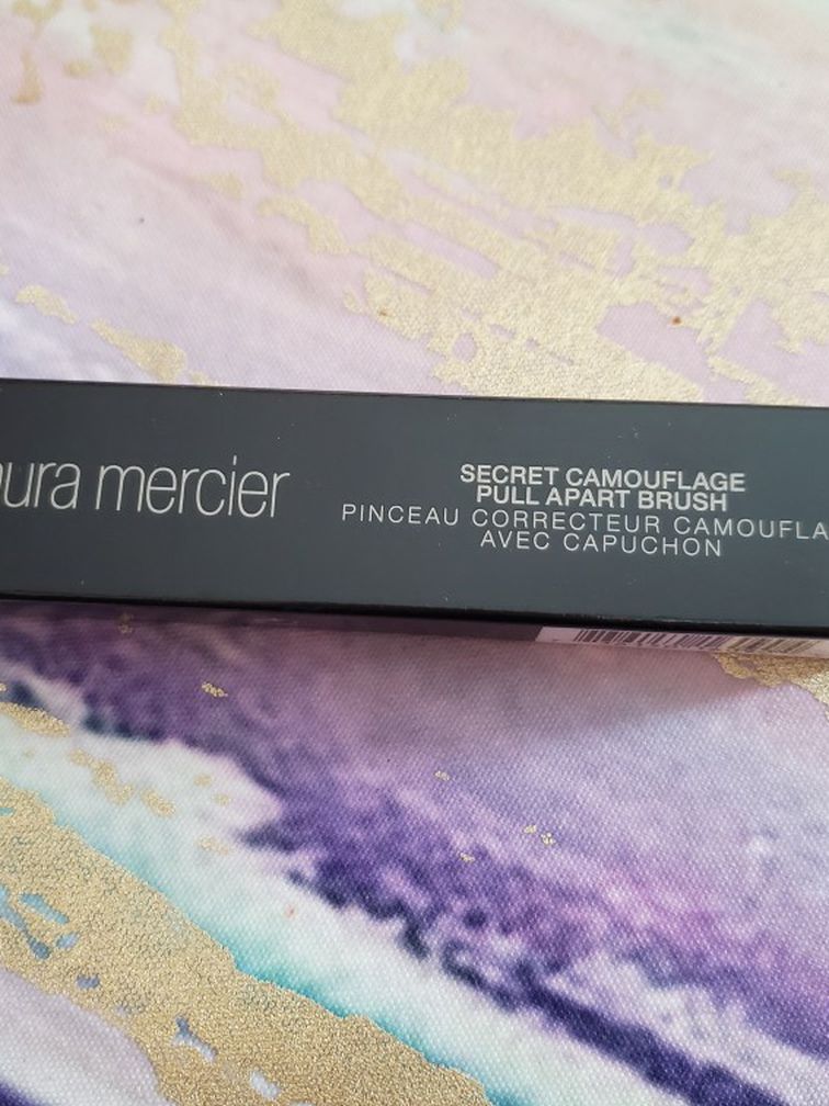 Laura Mercier Secret Camouflage Pull Apart Brush