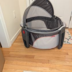 Fisher-Price On-The-Go Baby Dome / Bassinet