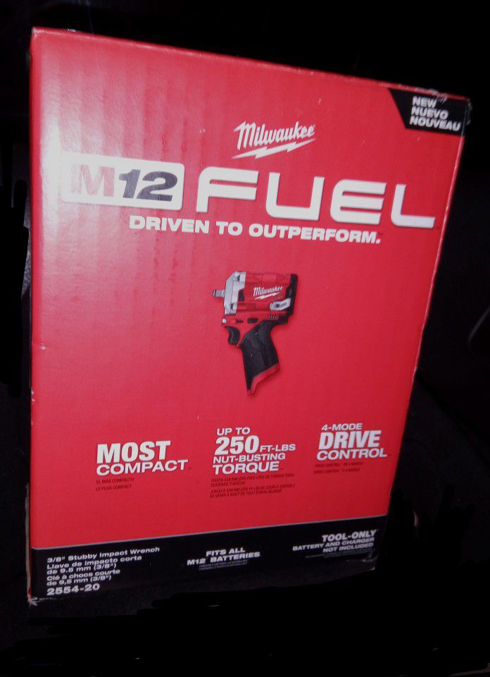 Milwaukee M12 Fuel Stubby Impact Wrench