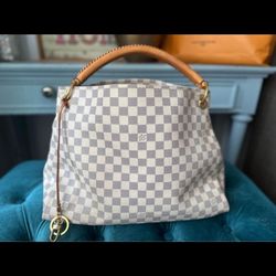 Authentic Louis Vuitton Artsy Bag 