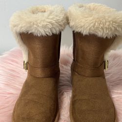 Youth size 2. Brown Place Suede Boots Faux Fur Inside