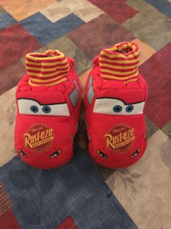 BRAND NEW WITHOUT TAGS DISNEY CARS RUST-EZE SLIPPERS SZ 9-10 SEE DESCRIPTION