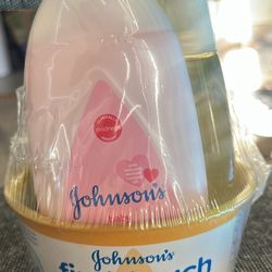 Johnson’s first touch baby gift set 