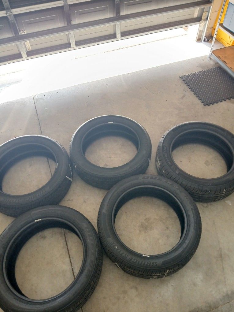 Bridgestone 235/55r20 (Set Of 4) W/ Spare Michelin 235/55r20