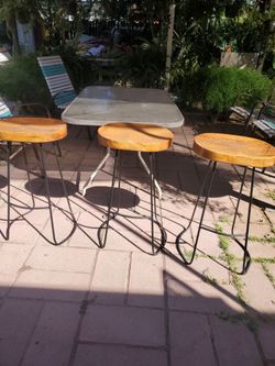 Bar stools x3