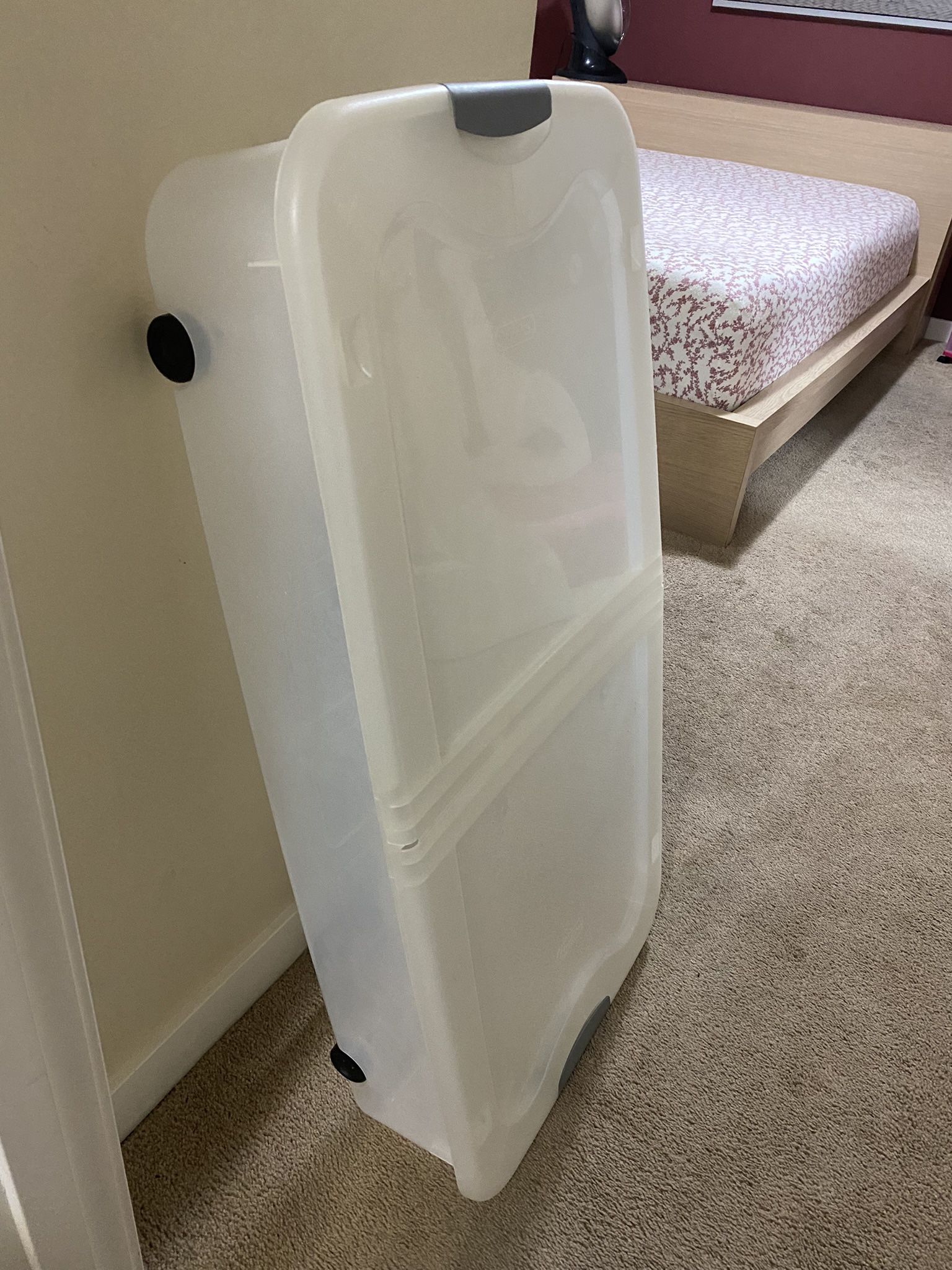 UNDER THE BED STORAGE CONTAINER $10