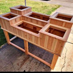 Custom Beautiful privacy wall Tomato Tower Planter Box Garden Bed Decor Outdoor Design cedar redwood