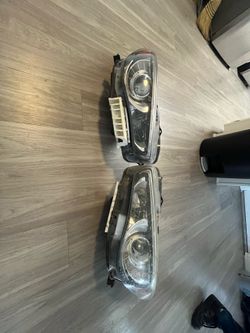 Headlights for 2017 Infiniti Q50 3.0t