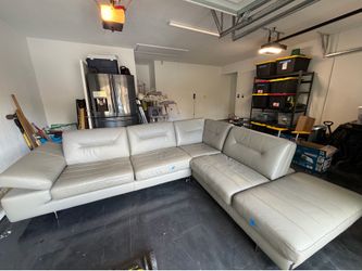 Modern L shaped leather sectional sofa