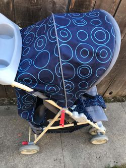 Stroller lightweight great for quick errands great for bus train rides easy to fold has a hook to close $20 obo