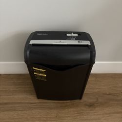 Amazon Basics Electric Shredder 