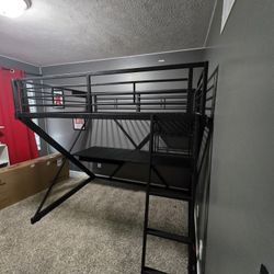 Loft Bed with Built-in Desk – Sturdy Metal Frame – Great Condition!