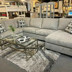 Ballinosloe Platinum 3 Piece Sectional ♣️Black Friday ♣️ Financing Available ♣️