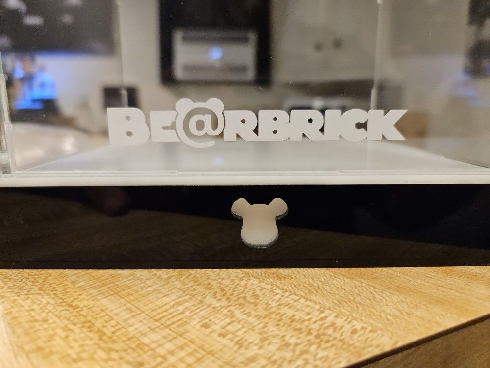 400% Bearbrick Lighted Display Case