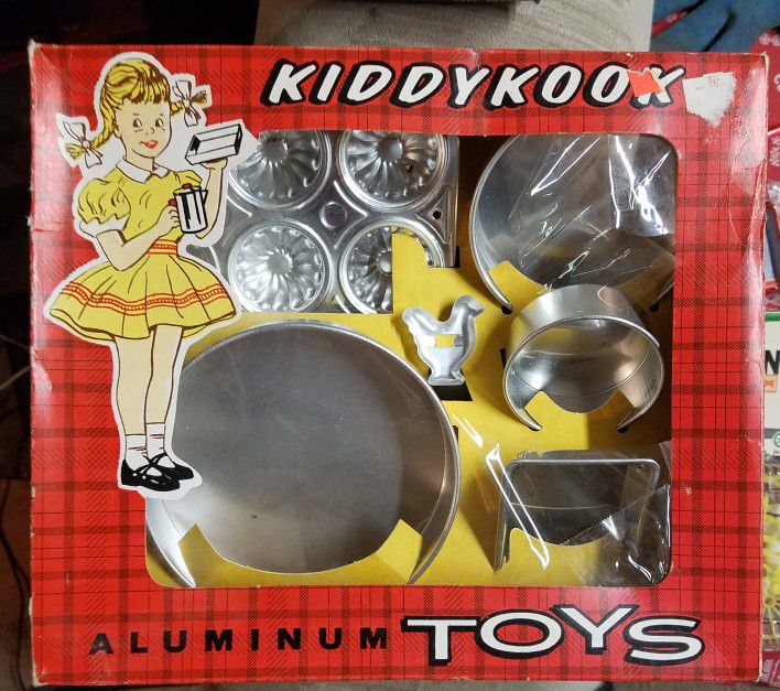 1950s Kiddykood Aluminum Toy Cooking Set