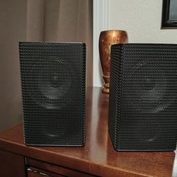 Surround sound speakers