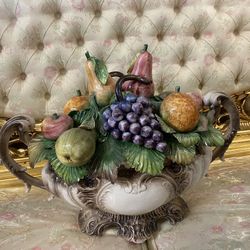 Italian Porcelain Capodimonte Center Piece Italy 