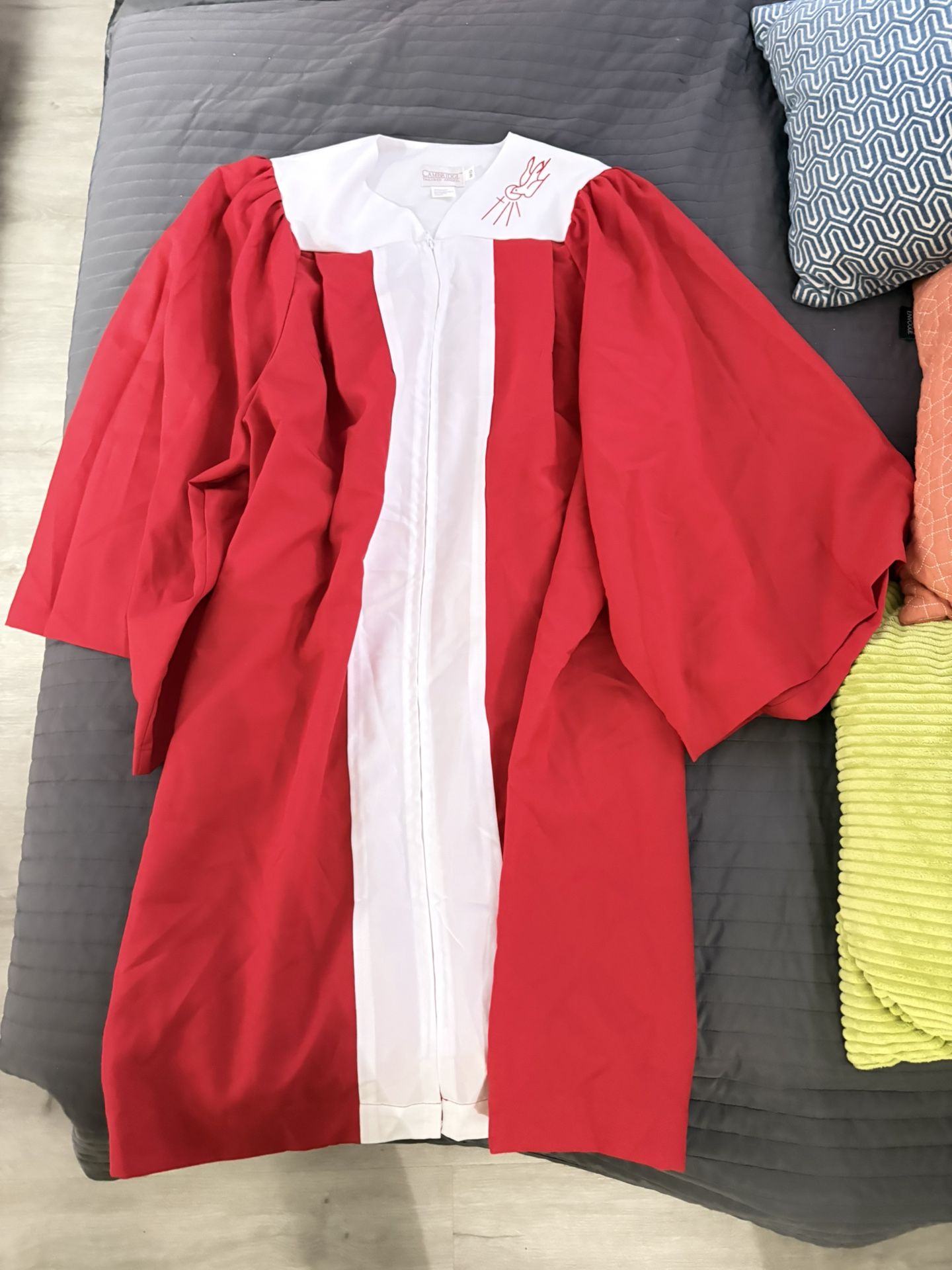 cambridge tailored boys confirmation toga size : M