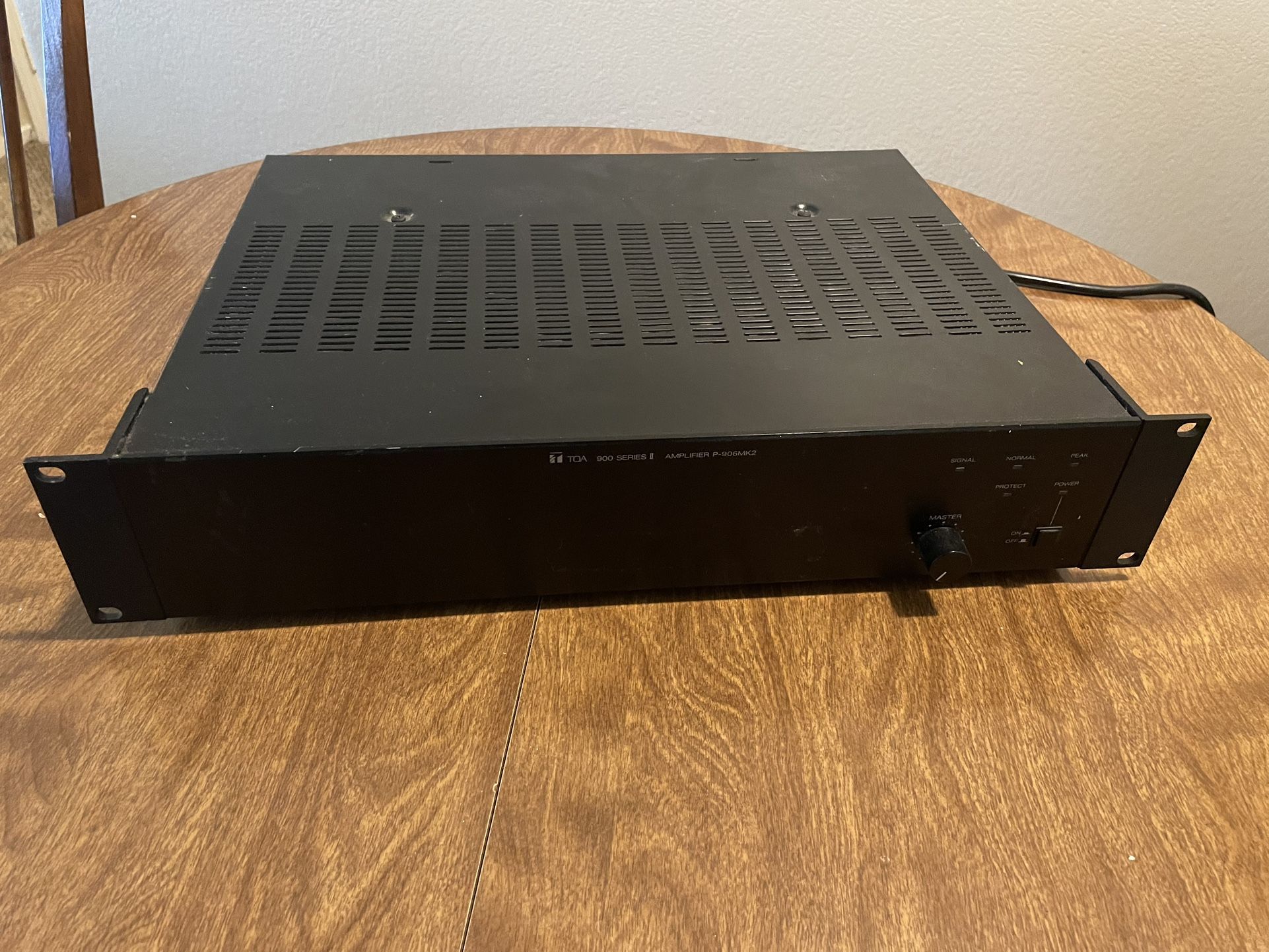 Mono block Amplifier - TOA Series II P-906 MKII