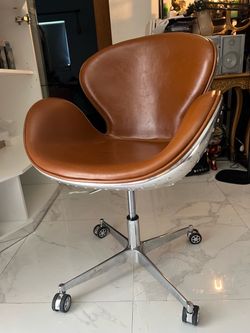 Aviator Swivel Armchair
