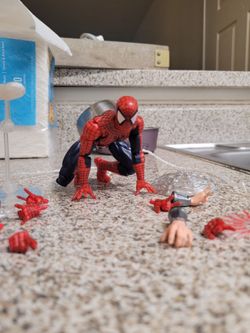 Marvel Legends maximum Spiderman ko